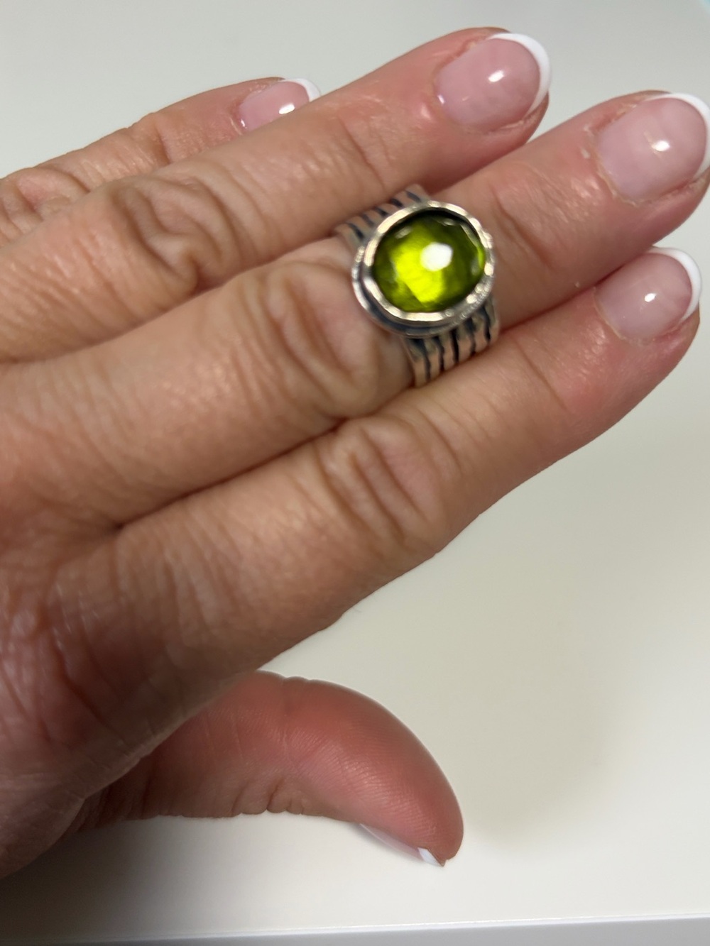 Silpada 925 Sterling Silver ‘Daintree’ Ring with Bezel-Set Green Gemstone-7